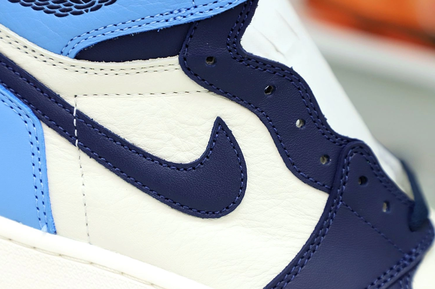 RETRO 1 HIGH 'OBSIDIAN' OG JORDAN AIR 1211